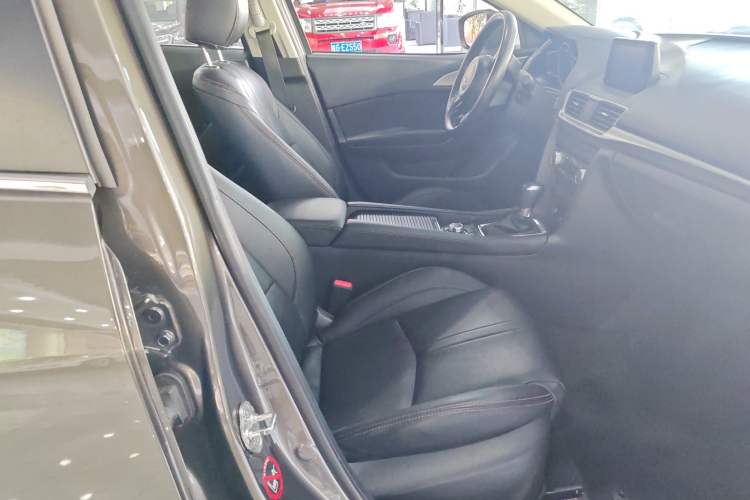 Used Mazda Mazda 3 Axela 2017 Sedan 1.5L Automatic Luxury Model Emission Standard China V
