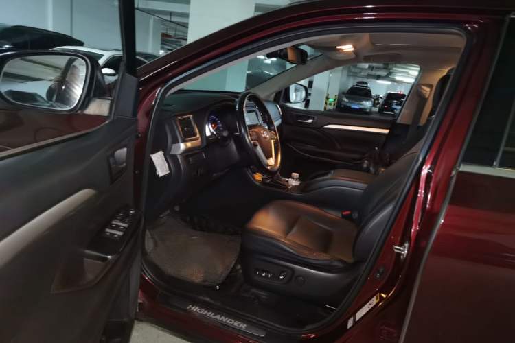 Used Toyota Highlander 2015 2.0T Four-Wheel Drive Luxury Edition 7-Seater
