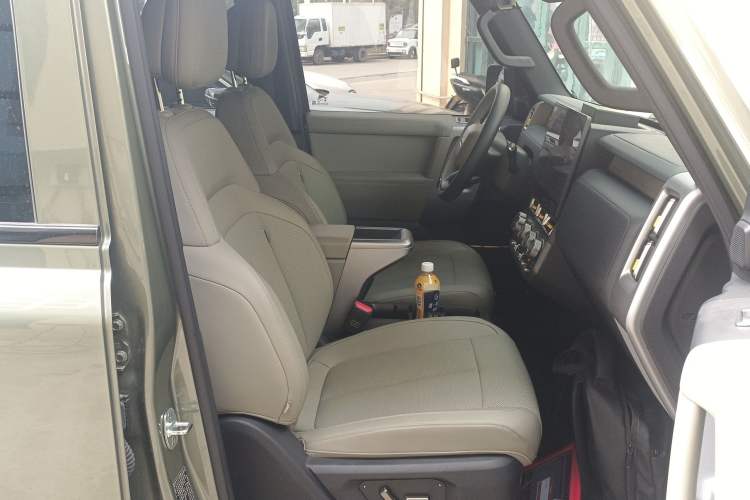 Used  V23 2025 401 Two-Wheel Drive Advanced Edition