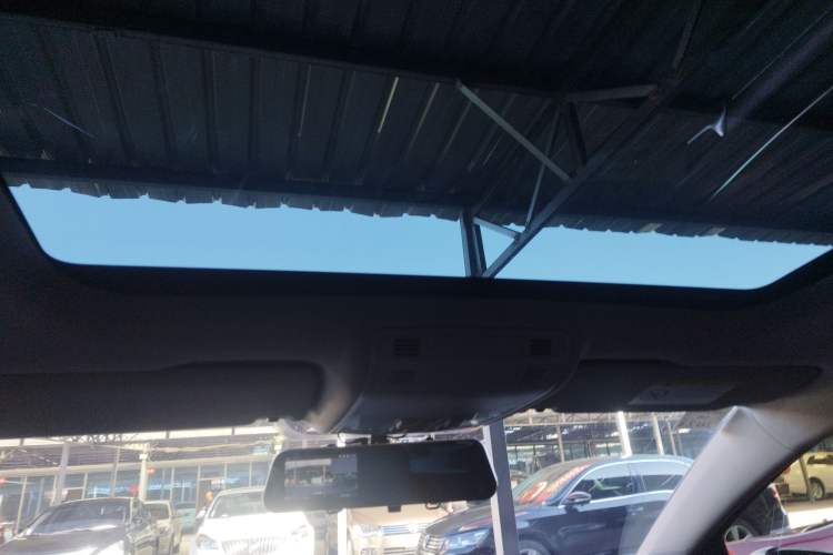 Used Volkswagen Golf 2015 1.2TSI Automatic Comfort Model
