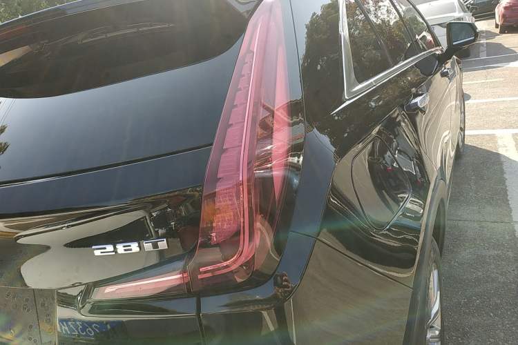 Used Cadillac XT4 2018 28T Two-Wheel Drive Leading Version
