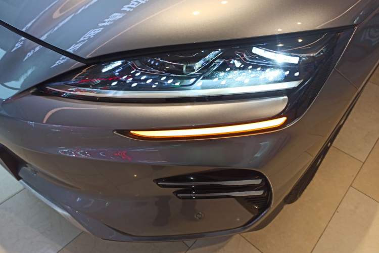 Used BYD Song PLUS New Energy 2025 EV Intelligent Driving Version 520km Premium Model
