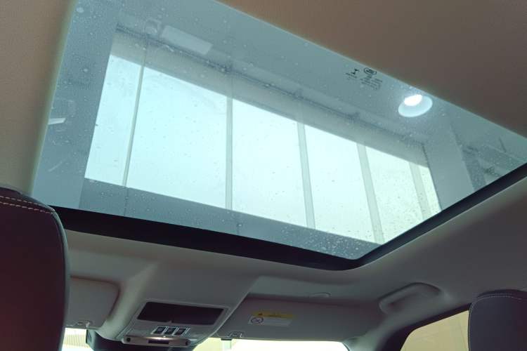 Used Land Rover Discovery 2021 360 PS R-Dynamic S
