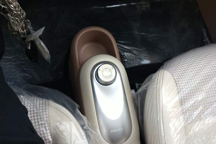 Used Wuling Hongguang MINIEV 2025 Four-Door Version Advanced Edition
