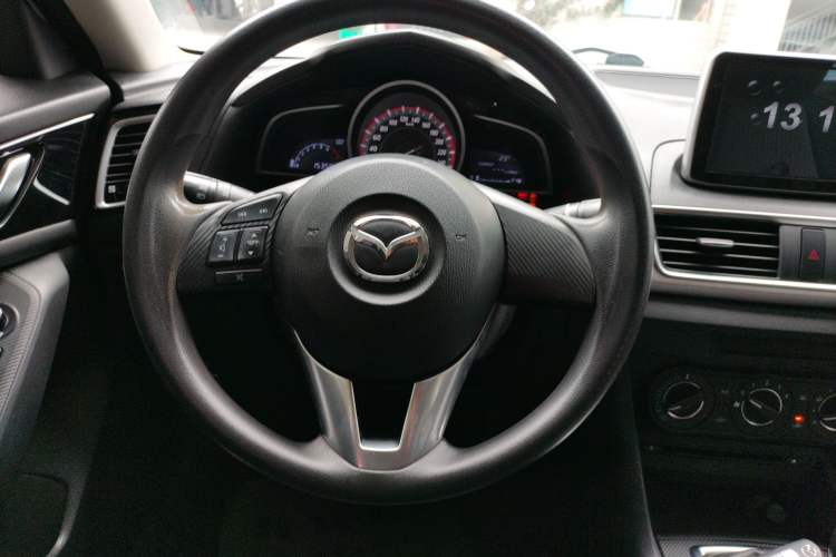 Used Mazda Mazda 3 Axela 2014 Sedan 1.5L Manual Comfort Model
