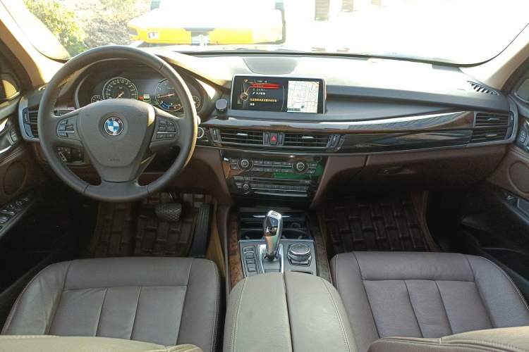 Used BMW X5 2015 xDrive28i
