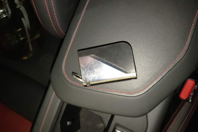 Used Lynk & Co 06 2020 1.5T JinPro model
