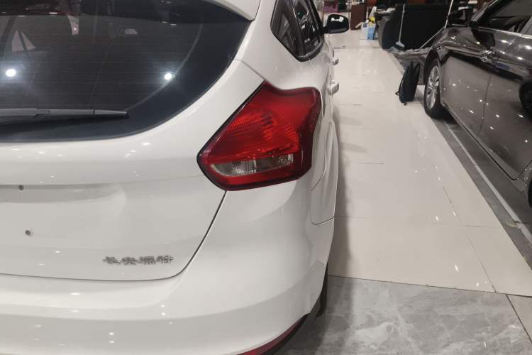 Used Ford Focus 2018 Hatchback Classic 1.6L Automatic Comfort Plus SmartDrive Edition