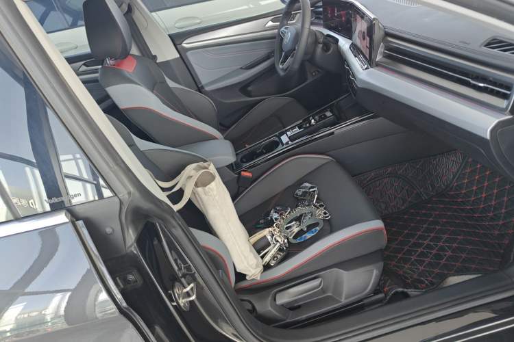 Used Volkswagen Lamando 2024 Lavida L 280TSI DSG Cool & Spicy Edition
