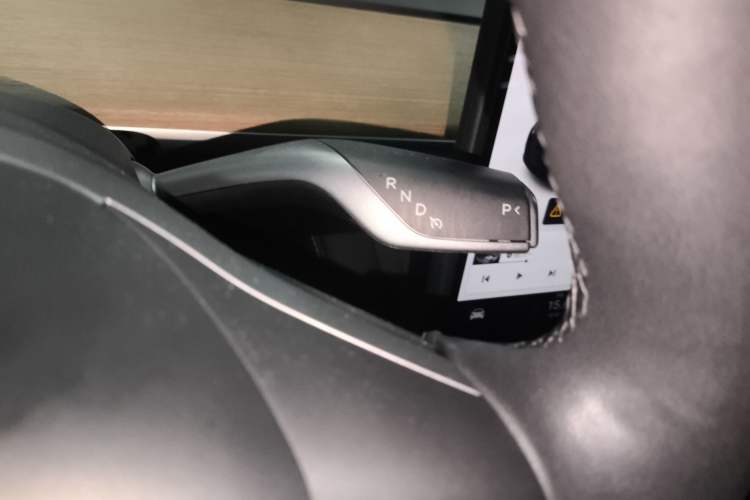 Used Tesla Model Y 2021 Long-Range All-Wheel-Drive Version
