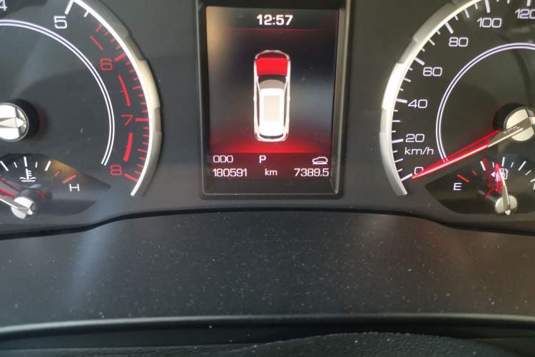 Used Haval H6 2017 Red Label 2.0T Automatic Two-Wheel Drive ZhiShang Model
