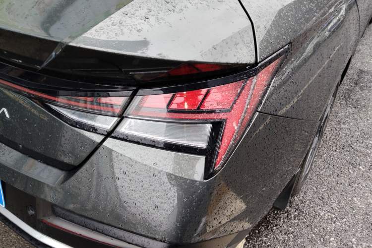 Used Hyundai Elantra 2023 1.5L CVT LUX Prestige Edition
