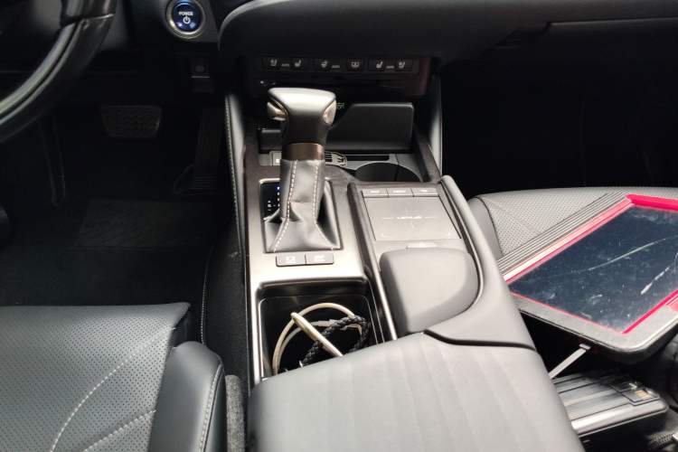 Used Lexus ES 2020 300h Executive Edition