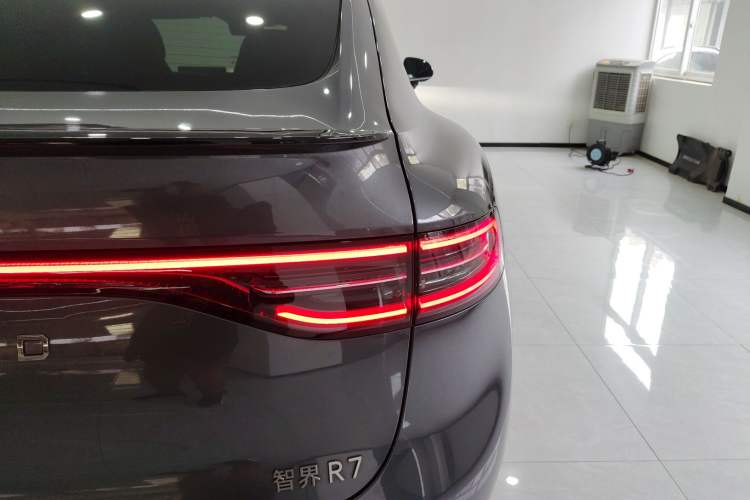 Used Hima Luxeed R7 2024 All-Electric 667 km Max
