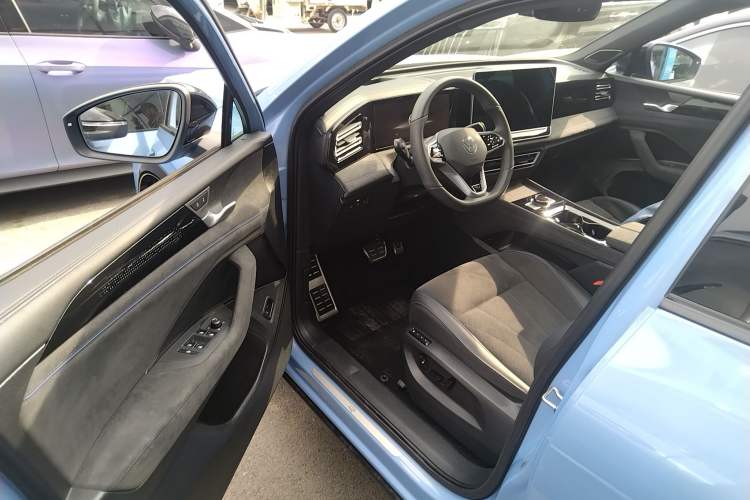 Used Volkswagen Tiguan L 2024 PRO 380TSI Four-Wheel Drive R-Line Prestige Edition
