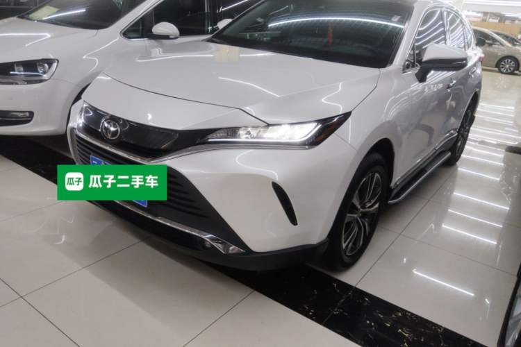 Used Toyota Harrier 2022 2.0L CVT Two-Wheel Drive Deluxe Edition