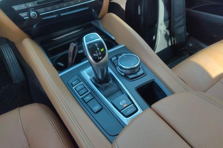 Used BMW X6 2015 xDrive35i Leading Model