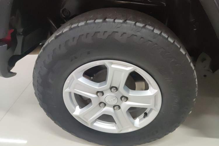 Used  Wrangler 2019 2.0T Sahara Four-Door Version China VI Emission Standard
