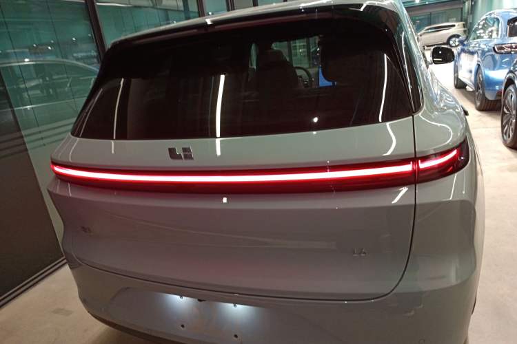 Used Li Auto L6 2025 Pro Smart Refresh Edition
