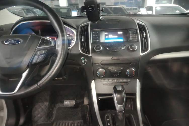 Used Ford Edge 2018 Facelifted EcoBoost 245 Two-Wheel-Drive Platinum Edition 5 Seats China V Emission Standard
