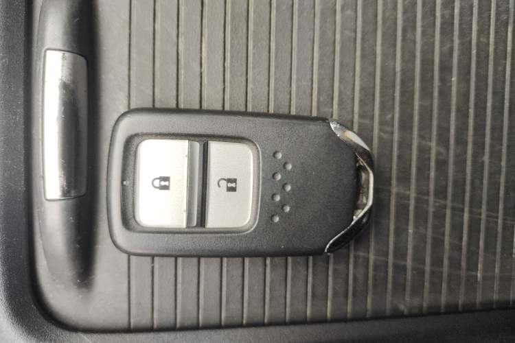 Used Honda Jade 2014 1.8L Automatic Comfort Elite Version 5 Seats