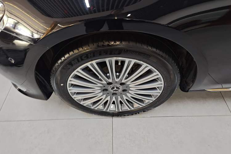 Used Mercedes-Benz E-Class 2023 Updated E 300 L Luxury Edition
