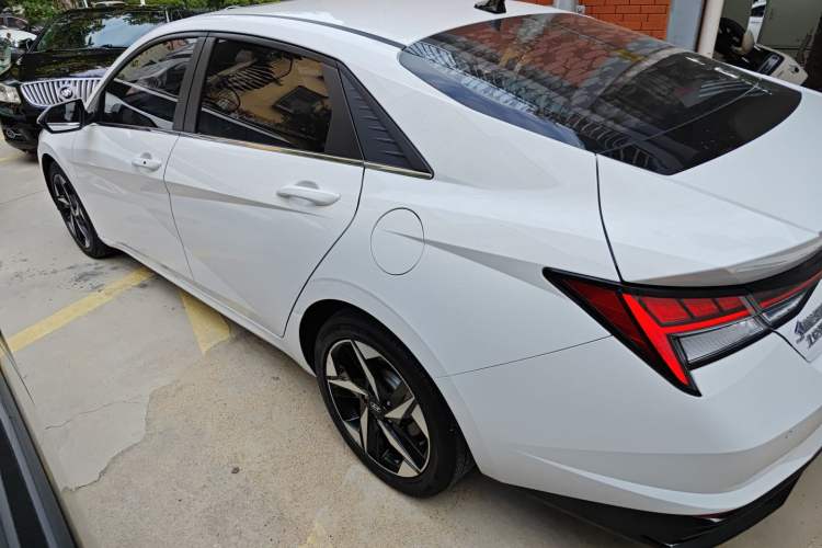 Used Hyundai Elantra 2021 1.5L CVT GLX Elite Edition

