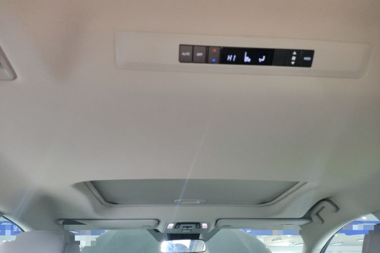 Used Toyota Granvia 2024 2.5L Hybrid Comfort Edition
