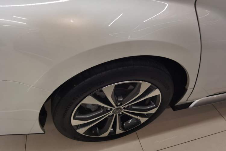 Used Toyota Granvia 2023 2.5L Hybrid Flagship VIP Edition
