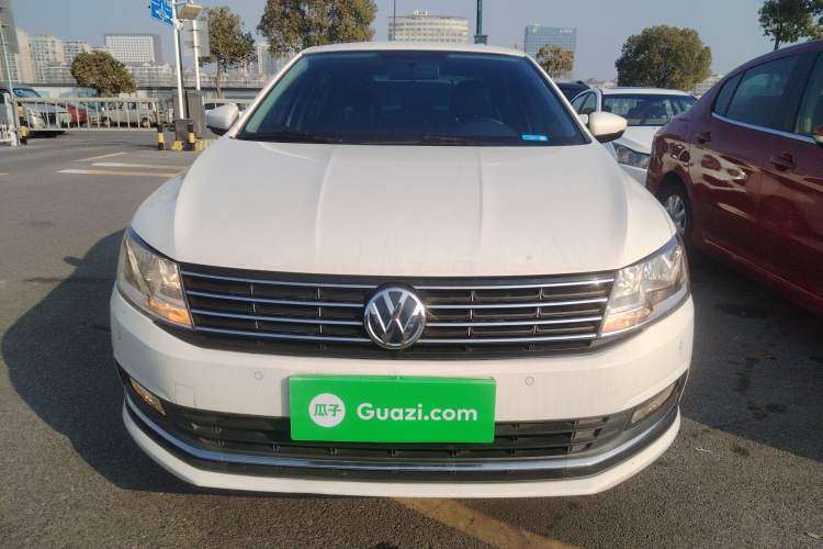 Used Volkswagen Lavida 2015 1.6L Automatic Comfort Edition
