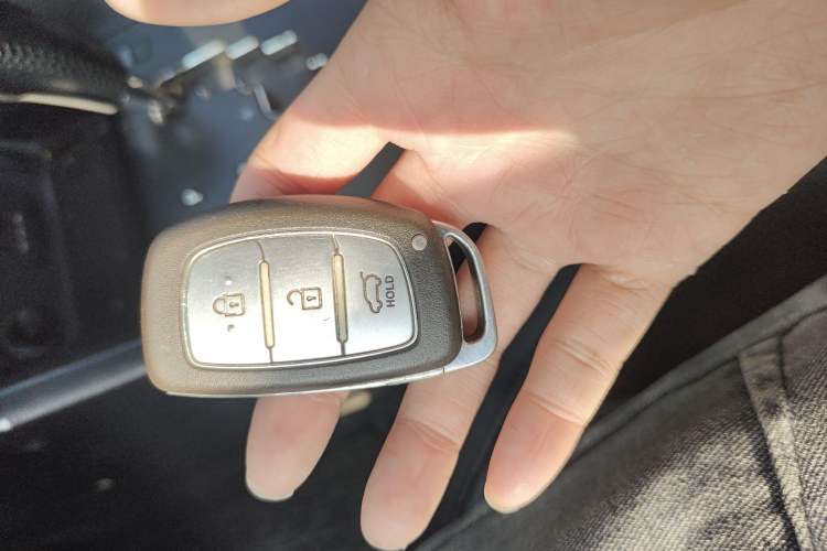 Used Hyundai ix35 2013 2.0L Automatic Two-Wheel Drive Smart GLS China IV Standard