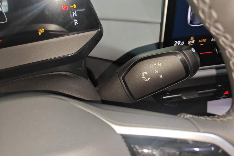 Used Volkswagen ID.4 X 2025 Smart Version Pure & Intelligent Enjoyment Edition
