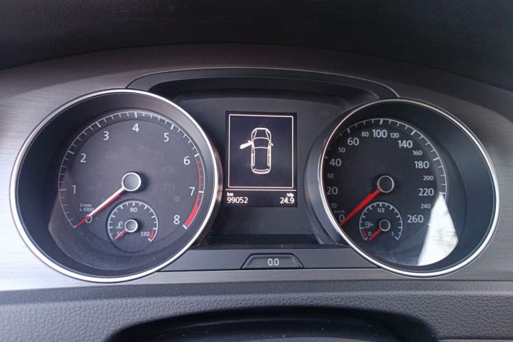 Used Volkswagen Golf 2016 230TSI Automatic Comfort Version
