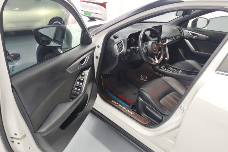 Used Mazda CX-4 2018 2.0L Automatic Two-Wheel Drive Blue Sky Dynamic Version China V Standard