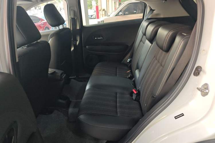 Used Honda Vezel 2017 1.8L CVT Front-Wheel Drive Pioneer Edition