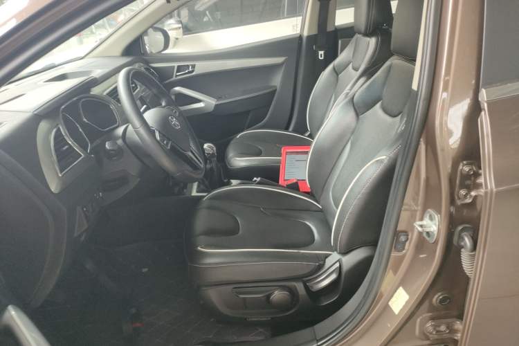 Used  Refine S2 2015 1.5L Manual Luxury Smart Model
