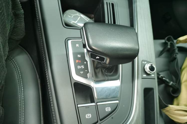 Used Audi A4L 2022 40 TFSI Luxury Prestige Edition