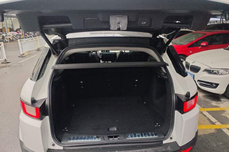 Used Land Rover Range Rover Evoque 2018 240 PS SE Smart Brilliance Edition
