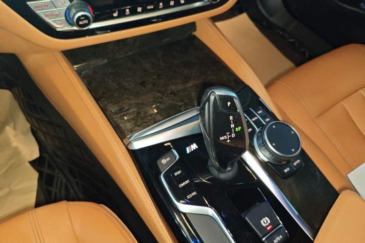 Used BMW 5 Series 2019 Facelifted 530Li Leading Edition M Sport Package