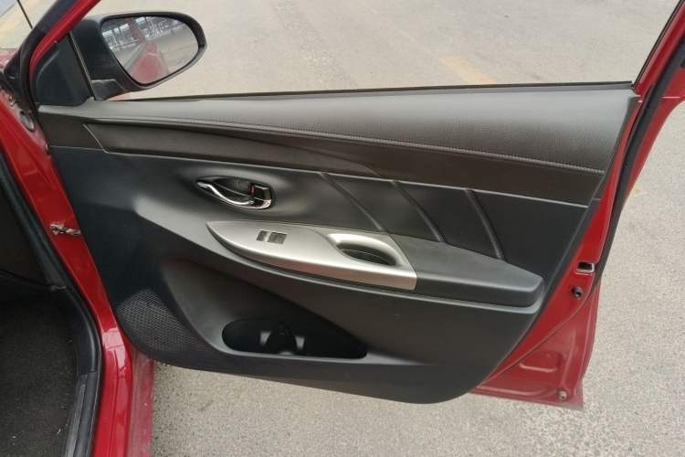 Used Toyota YARiS L 2015 1.5E Automatic Charm Edition
