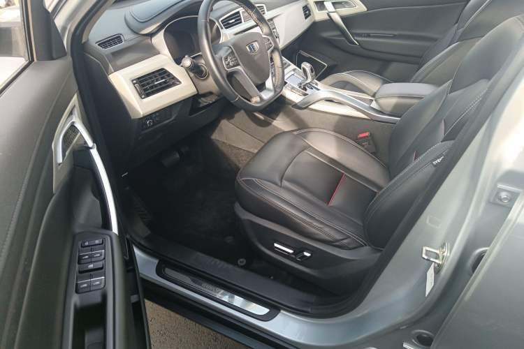 Used Geely Auto Emgrand X7 Sport 2020 1.8TD DCT Two-Wheel Drive Smart Connect 4G-Enabled Version
