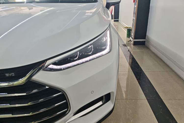 Used BYD Tang 2018 2.0T Automatic SmartConnect Prestige 7-Seater China V Standard
