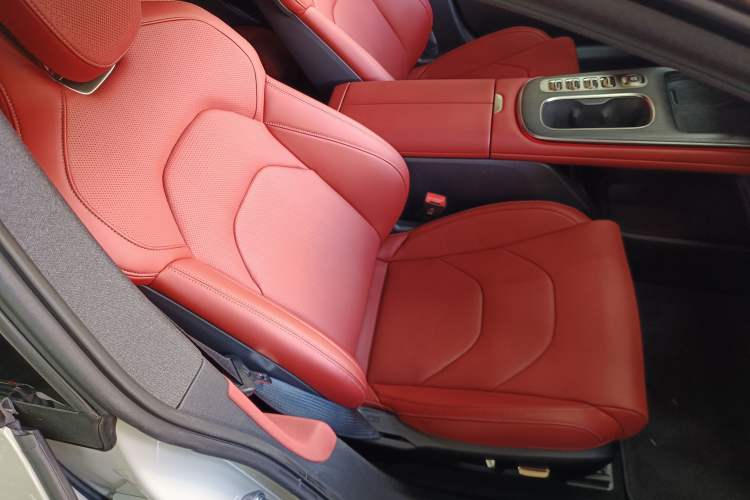 Used  SU7 2024 Rear-Drive Ultra-Long Range Advanced Pro-Level Intelligent Driving Version