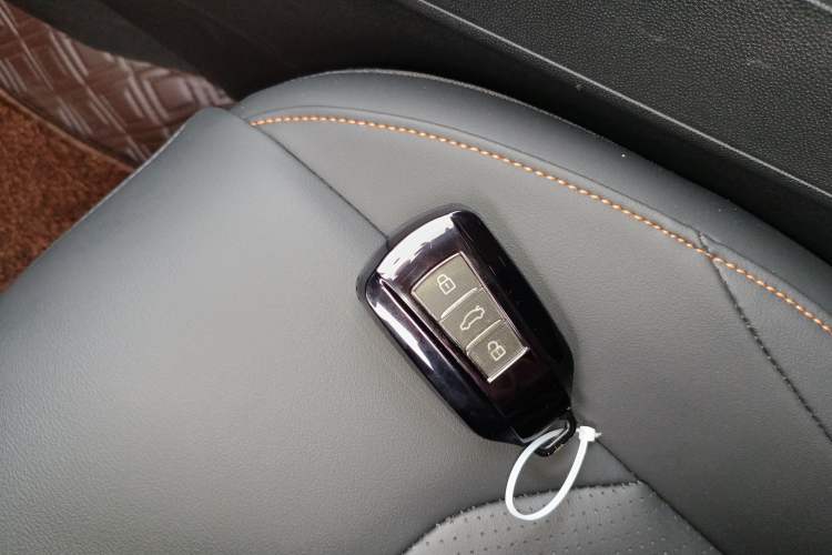 Used Dongfeng Aeolus Yixuan 2025 1.5L Automatic Luxury Version
