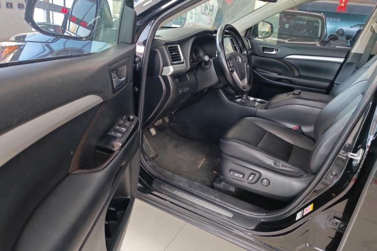 Used Toyota Highlander 2018 2.0T Four-Wheel Drive Prestige Version 7 Seats China VI Standard
