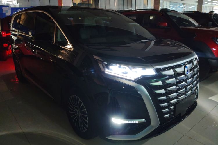 Used Denza D9 2022 DM-i 970 Four-Wheel Drive Prestige Model