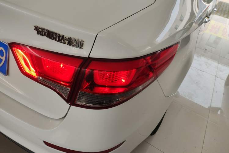 Used Kia K2 2015 Sedan 1.4L MT GLS