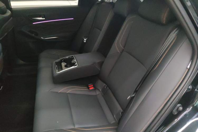 Used Toyota Avalon 2024 Dual-Motor 2.0L Premium Edition
