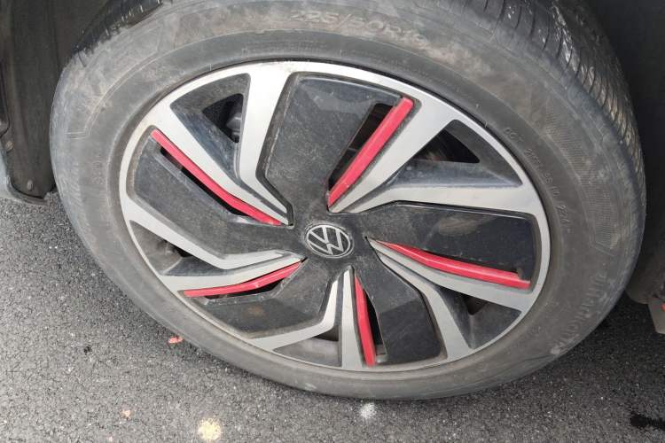 Used Volkswagen Tharu 2024 300TSI Two-Wheel-Drive Moon Luxury Edition