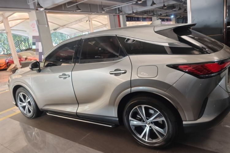 Used Lexus RX 2023 350h Two-Wheel Drive Enjoyment Version
